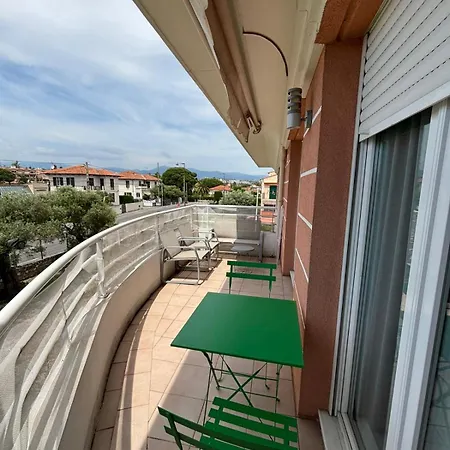 Cosy 2 Pieces Avec Piscine Et Parking