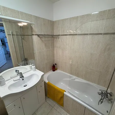 Cosy 2 Pieces Avec Piscine Et Parking Apartamento *