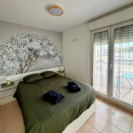 Cosy 2 Pieces Avec Piscine Et Parking Apartment