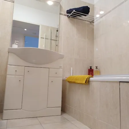 Cosy 2 Pieces Avec Piscine Et Parking Apartment