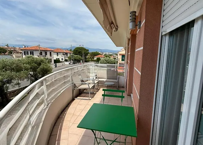 Cosy 2 Pieces Avec Piscine Et Parking